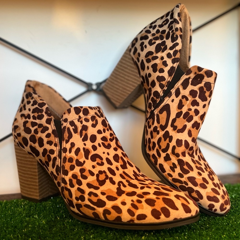 Dr. Scholl’s leopard print booties